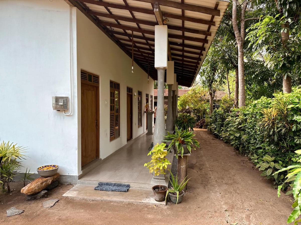 Midigama Inn Ahangama Exterior foto